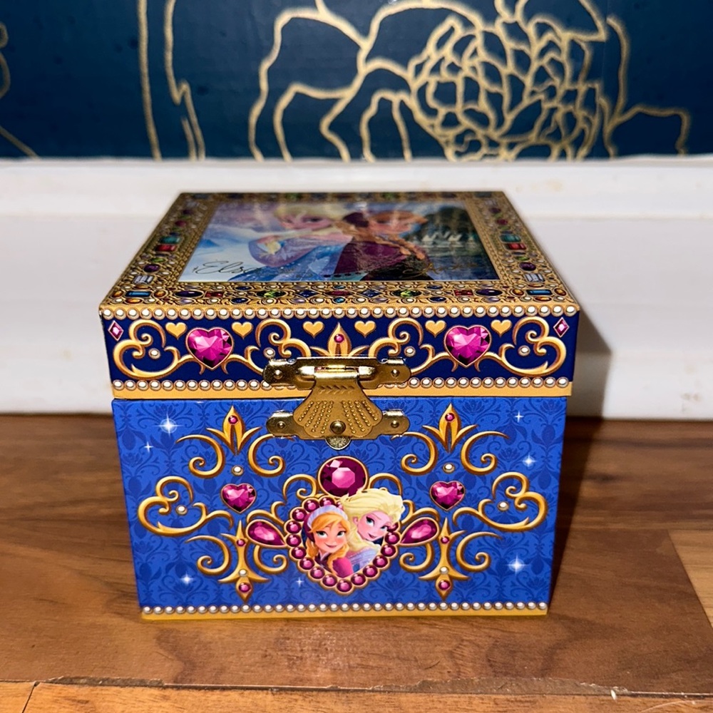 Frozen Music Box